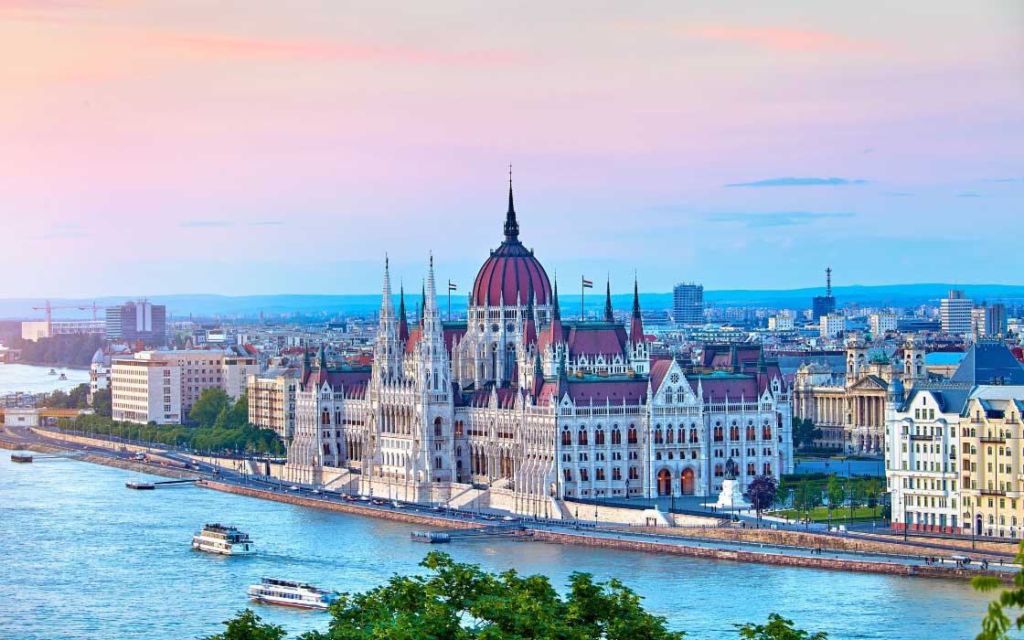 Ungarisches Parlamentsgebäude in Budapest