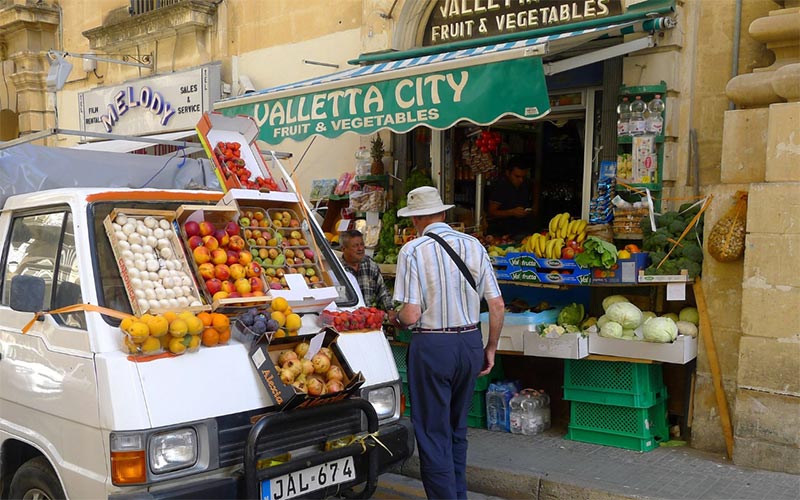 Obst- und Gemüsestand in Valletta auf Malta